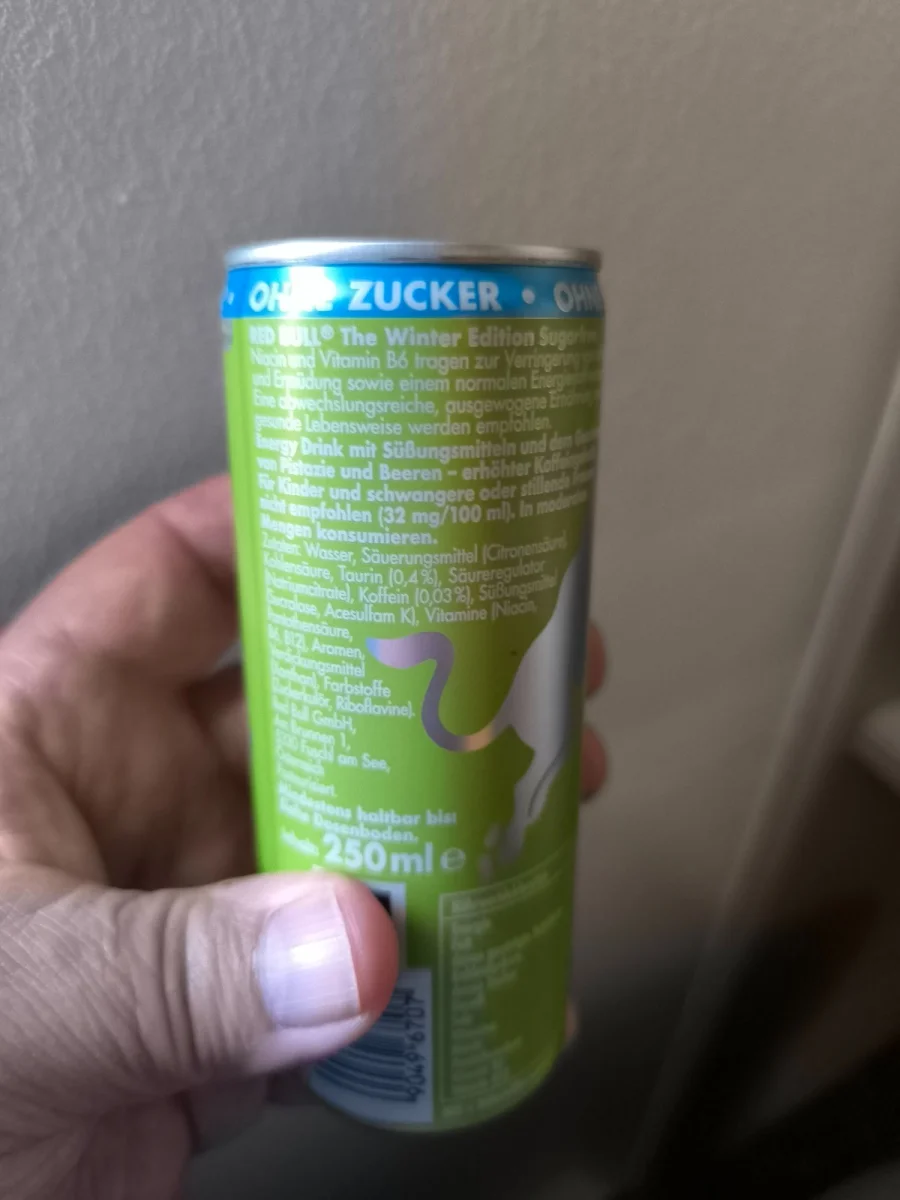Pistaccio&Berries Зимно издание без захар - Red Bull