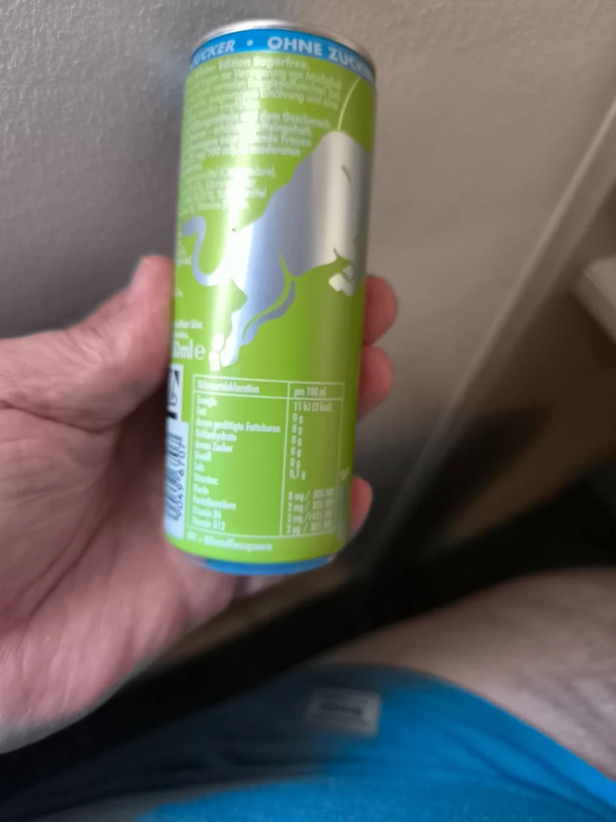 Pistaccio&Berries Зимно издание без захар - Red Bull