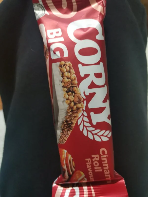 Зърнен бар с вкус на канелена ролка - Corny