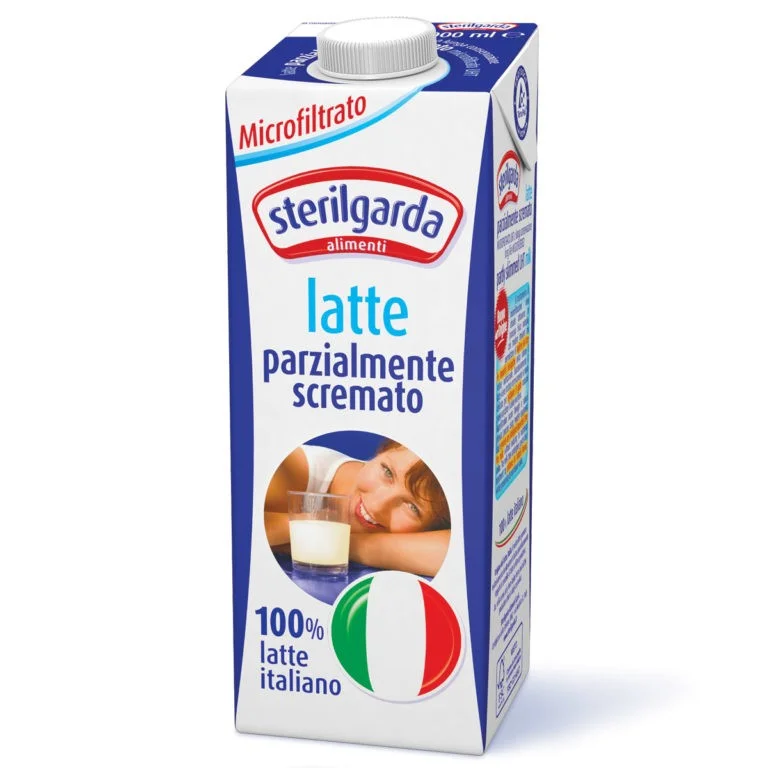 Мляко UHT Sterilgarda Parzialmente Scremato 1 л