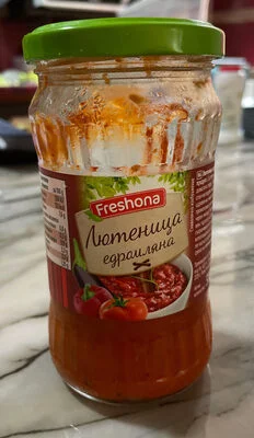 Лютеница едросмляна