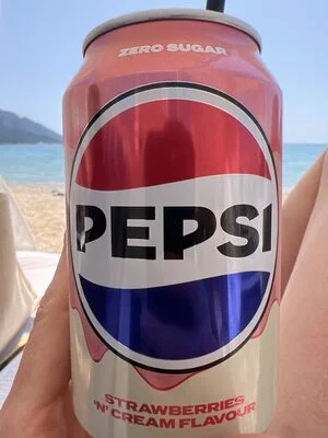Pepsi с вкус на ягоди и сметана - Pepsi