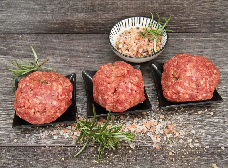 Телешки кюфтета МЕСНИ ИЗКУШЕНИЯ 8 бр. 400 г - МЕСНИ ИЗКУШЕНИЯ