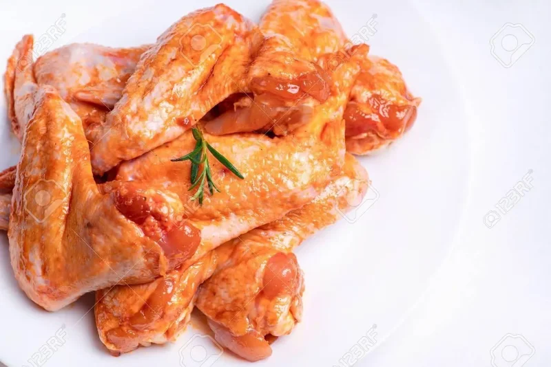 Мариновани пилешки крила МЕСНИ ИЗКУШЕНИЯ 700 г - МЕСНИ ИЗКУШЕНИЯ